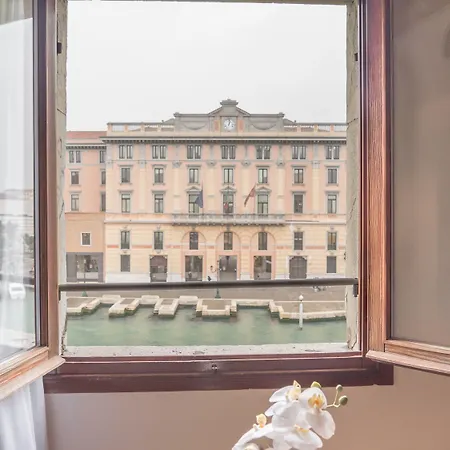 Grand Canal By Wonderful Italy البندقية