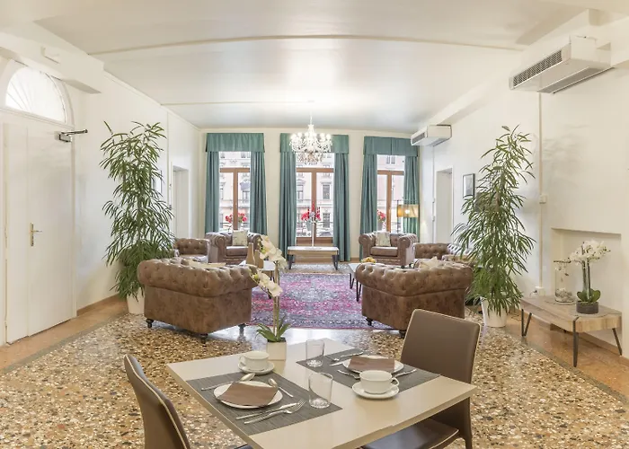 Grand Canal By Wonderful Italy * 威尼斯